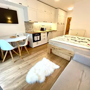 Neu Renoviert- Michaela Philippsreut